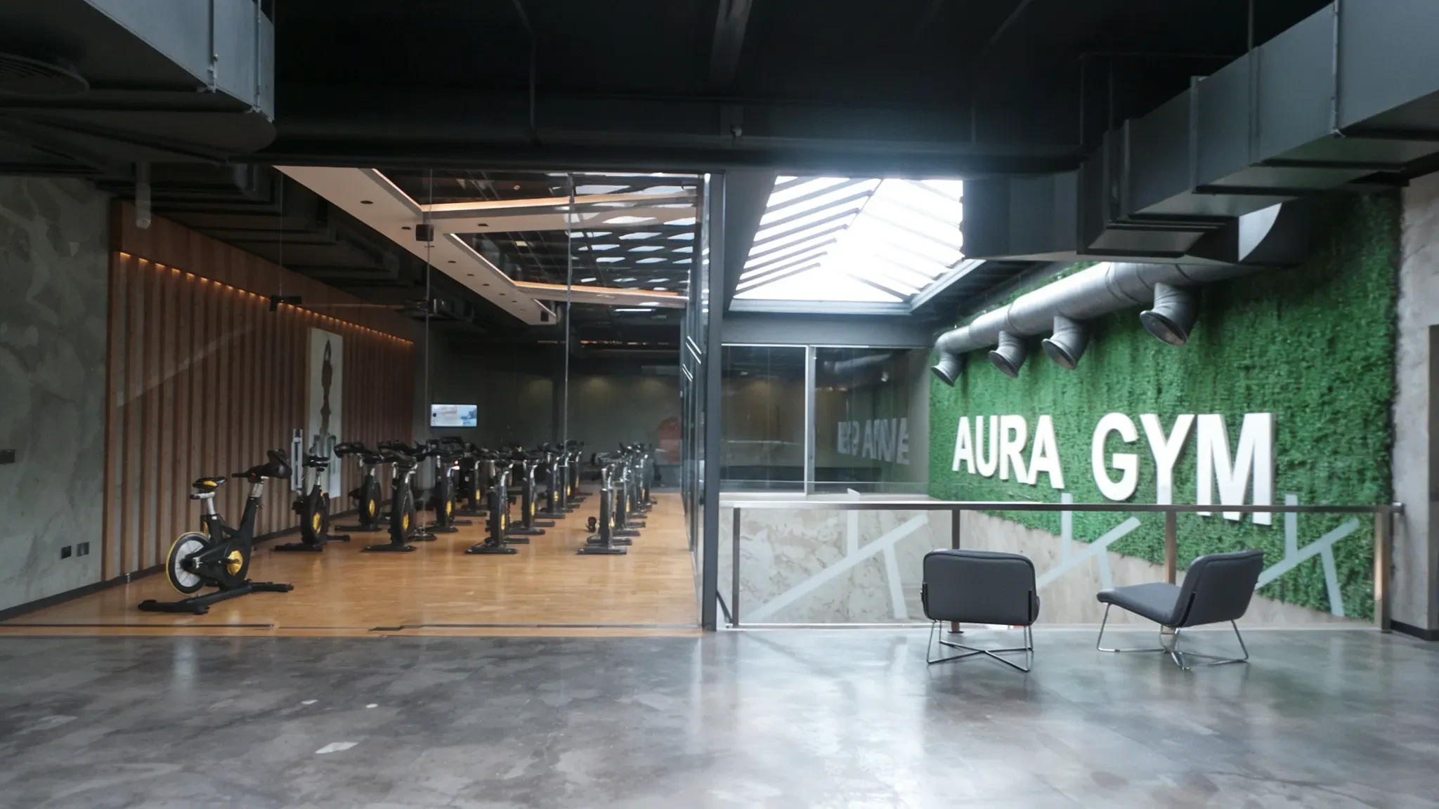Aura Gym — interior view 5 of 8